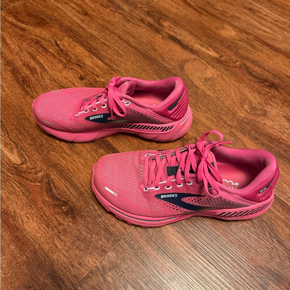Brooks Women's Adrenaline 22